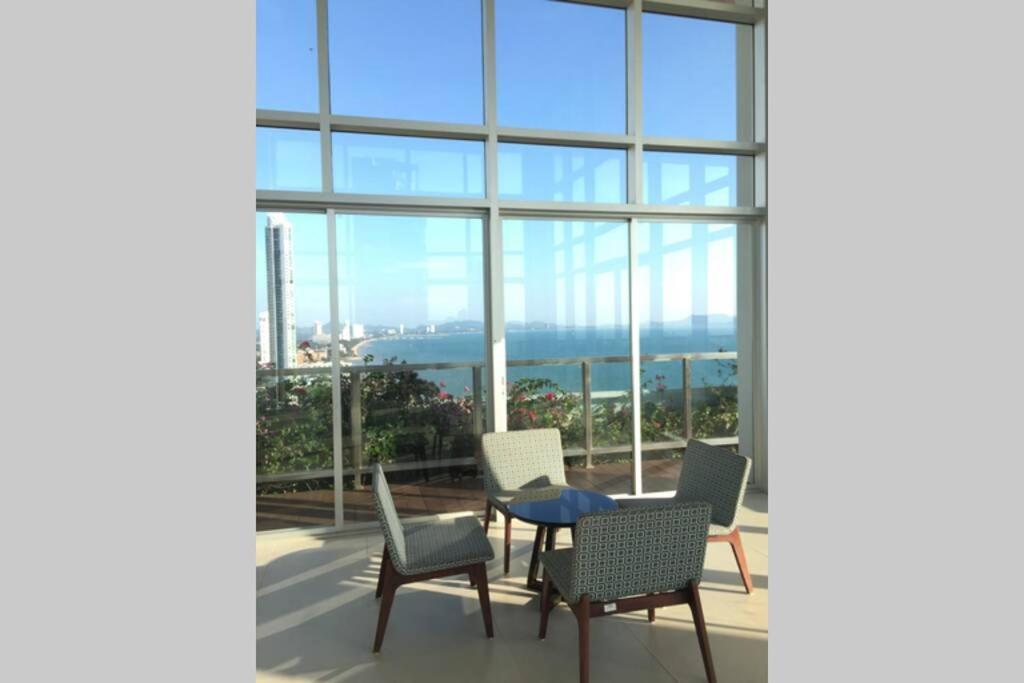 Stunning Seaview Suite Jomtien Beach Dış mekan fotoğraf